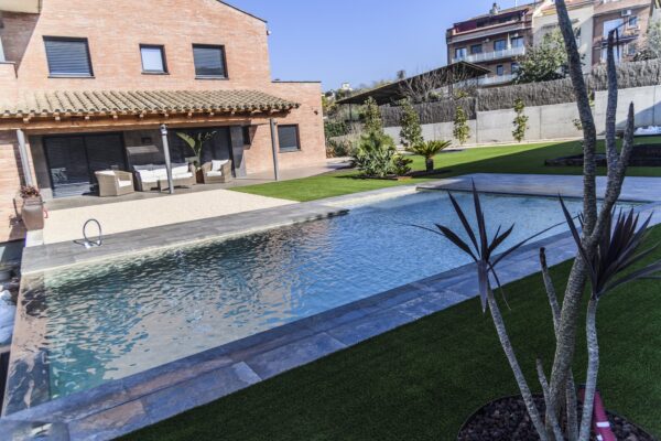 piscina-desbordant-la-roca-del-valles-2