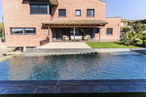 piscina-desbordant-la-roca-del-valles-4