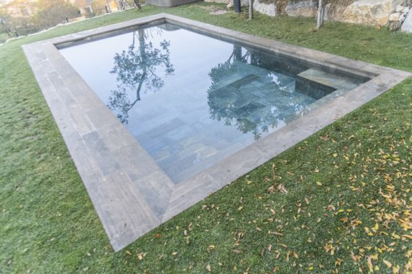 piscina-rosa-gres-santa-agnes-malanyanes-10