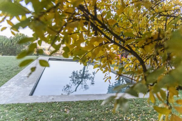 piscina-rosa-gres-santa-agnes-malanyanes-2