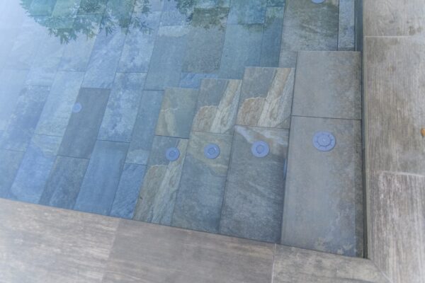 piscina-rosa-gres-santa-agnes-malanyanes-4