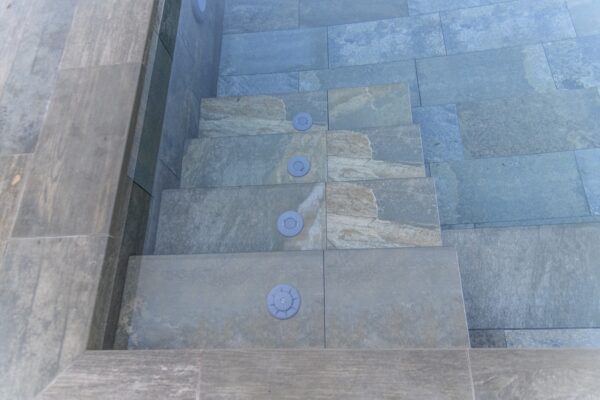 piscina-rosa-gres-santa-agnes-malanyanes-8